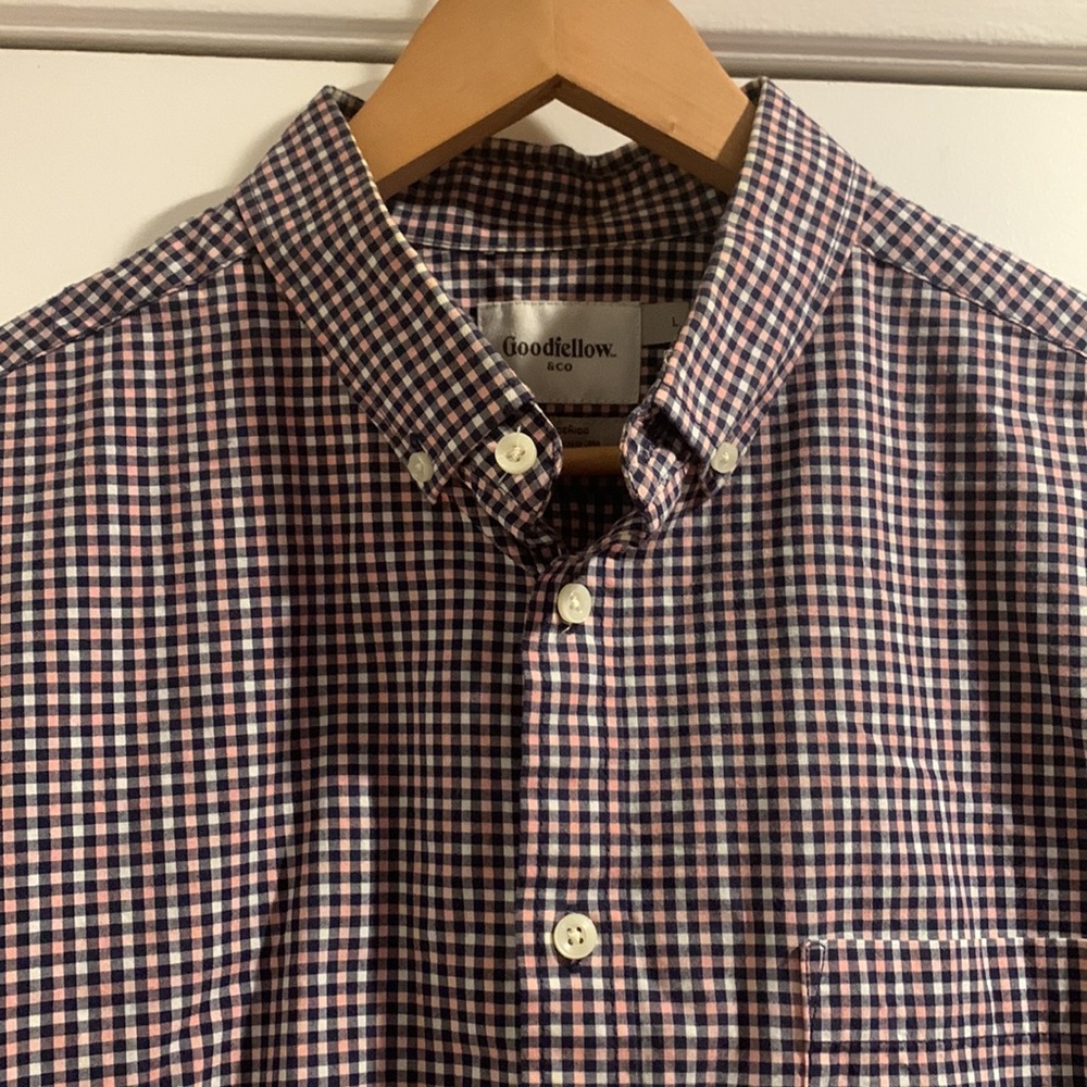 Men’s pink, navy and white checkered long sleeve button down. Size L slim.